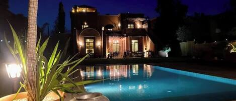 Outdoor pool, a heated pool