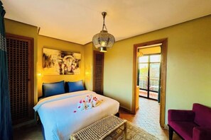 4 soverom, safe på rommet, skrivebord og strykejern/-brett