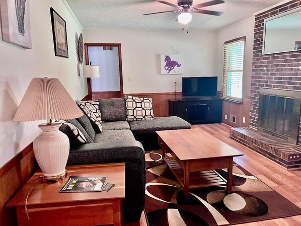 Smart-tv och eldstad