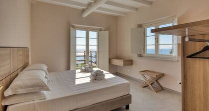 Three-room apartment with single beds sea view