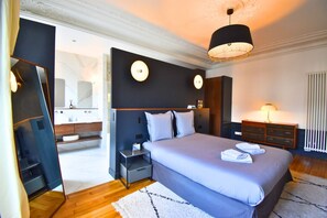 3 bedrooms, desk, iron/ironing board, free WiFi