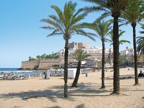 Una spiaggia nelle vicinanze