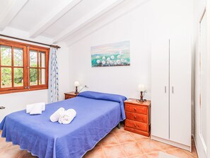 3 chambres, bureau, accès à Internet