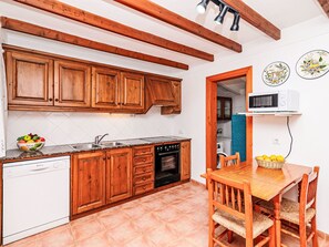 Kühlschrank, Mikrowelle, Ofen, Geschirrspüler