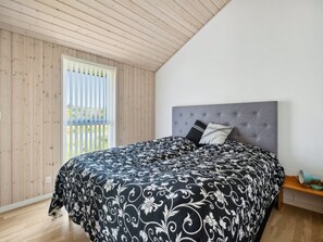 3 bedrooms, Internet