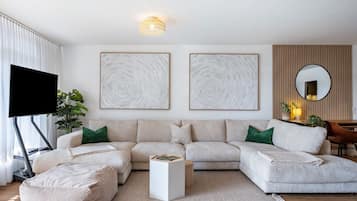 Télévision, cheminée