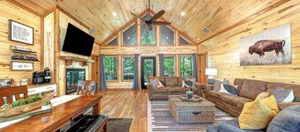 New Listing Special! Creekside Fire Pit Swings & walk to Restaurants!