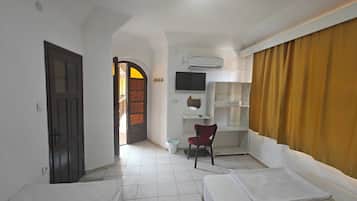 Economy Triple Room, City View | Free WiFi