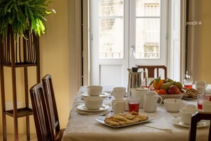 Free daily continental breakfast  - PALAZZO GARZIA - Dimora Storica (Maglie)