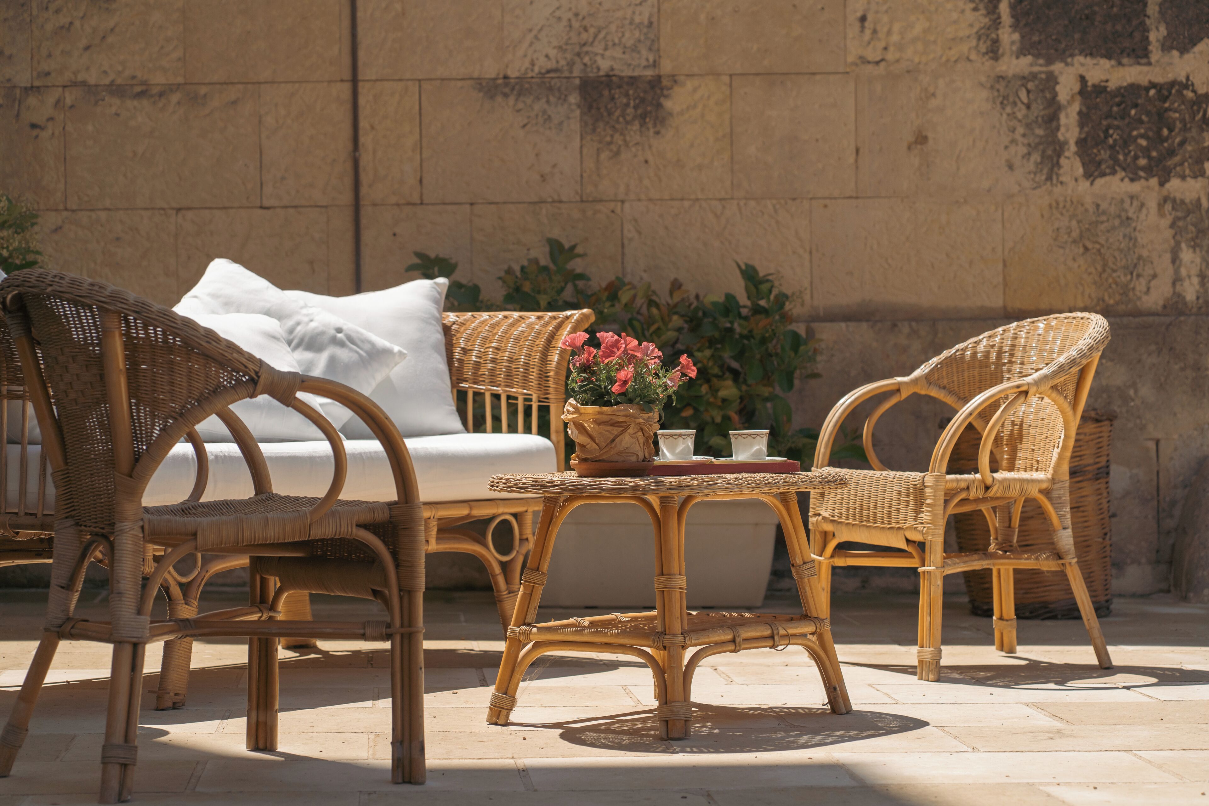 Una piscina al aire libre de temporada