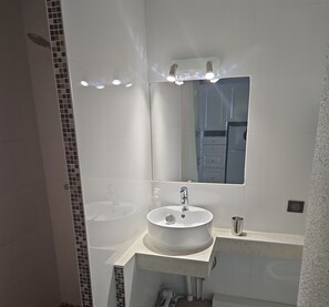 Dusche, Handtücher, Seife