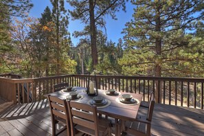 Terrace/patio - Everwood Serenity Treehouse (Big Bear Lake)