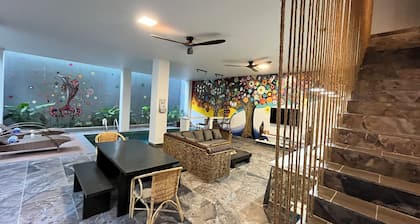 Serene 3BR VILLA ICARO in Downtown private pool and Cliff View