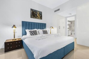 2 bedrooms, desk, iron/ironing board, WiFi