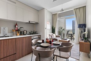 Dining - Sleek 1BR Apt w/ Pool Gym by Dubai Canal, Dubai Mall & Business Bay (Business Bay)