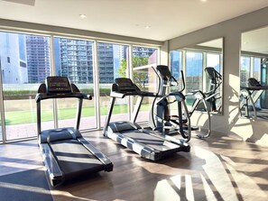 Fitness facility - Sleek 1BR Apt w/ Pool Gym by Dubai Canal, Dubai Mall & Business Bay (Business Bay)