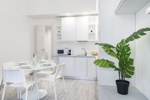 Dining - Easylife - Elegant Apartment in Città Studi (Milano)