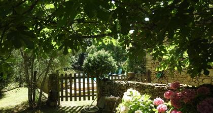 Gite "Le Pressoir" in a quiet location next to a cycle path