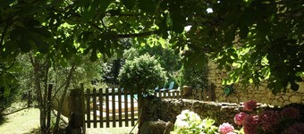 Gite "Le Pressoir" in a quiet location, next to a cycle path.