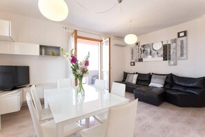 Interior - Chiara's Home where you can enjoy breathtaking sunsets overlooking Capo Caccia (Alghero)