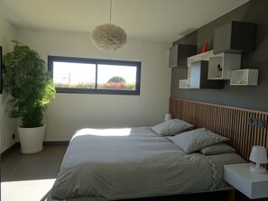 4 slaapkamers, een strijkplank/strijkijzer, wifi, beddengoed