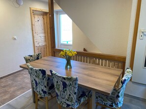Dining - Single room with shared kitchen at HOFGOHLIS (Dresden)