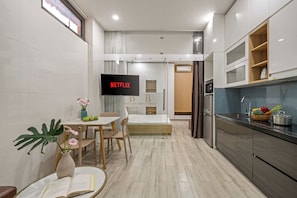 Departamento superior, 1 habitación | Cocina privada | Refrigerador 
