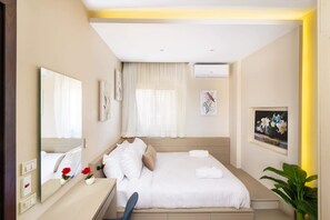 Basic Studio | 1 bedroom, iron/ironing board, bed sheets - Xuru Stays I The Serene Suite A Rooftop Studio @ New Cairo (New Cairo)