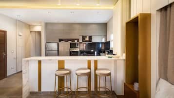 Basic Apartment | Private kitchen | Fridge, microwave, oven, stovetop