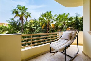 Basic Apartment (Serene & Spacey) | Property grounds