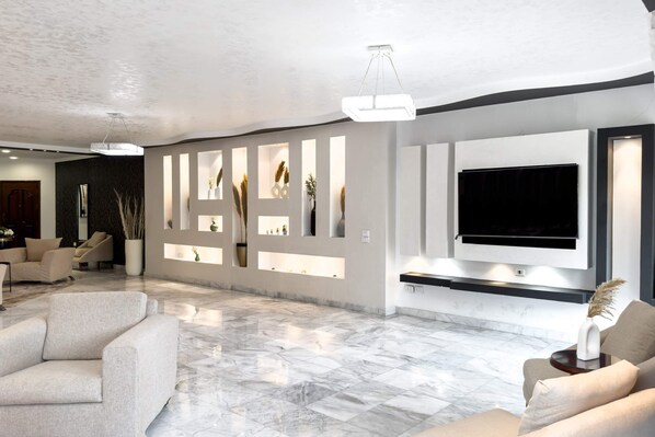 Basic Apartment (Serene & Spacey) | Interior