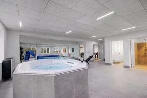 Interior - Large pool house with 15 bedrooms and lots of activity options. (Erslev)