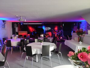 Dining - Maison bourgeoise and landscaped garden ( 5 mn from Provins) (Vulaines-lès-Provins)