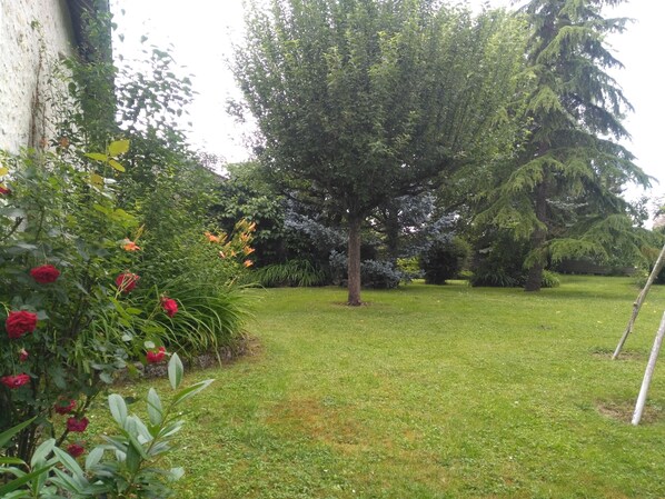 Property grounds - Maison bourgeoise and landscaped garden ( 5 mn from Provins) (Vulaines-lès-Provins)