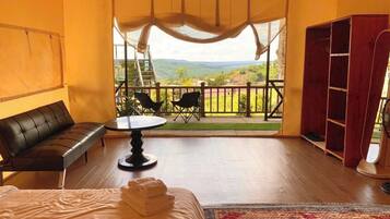 Tenda Premier, 1 letto king, bagno privato, vista valle | 1 camera, biancheria in cotone egiziano