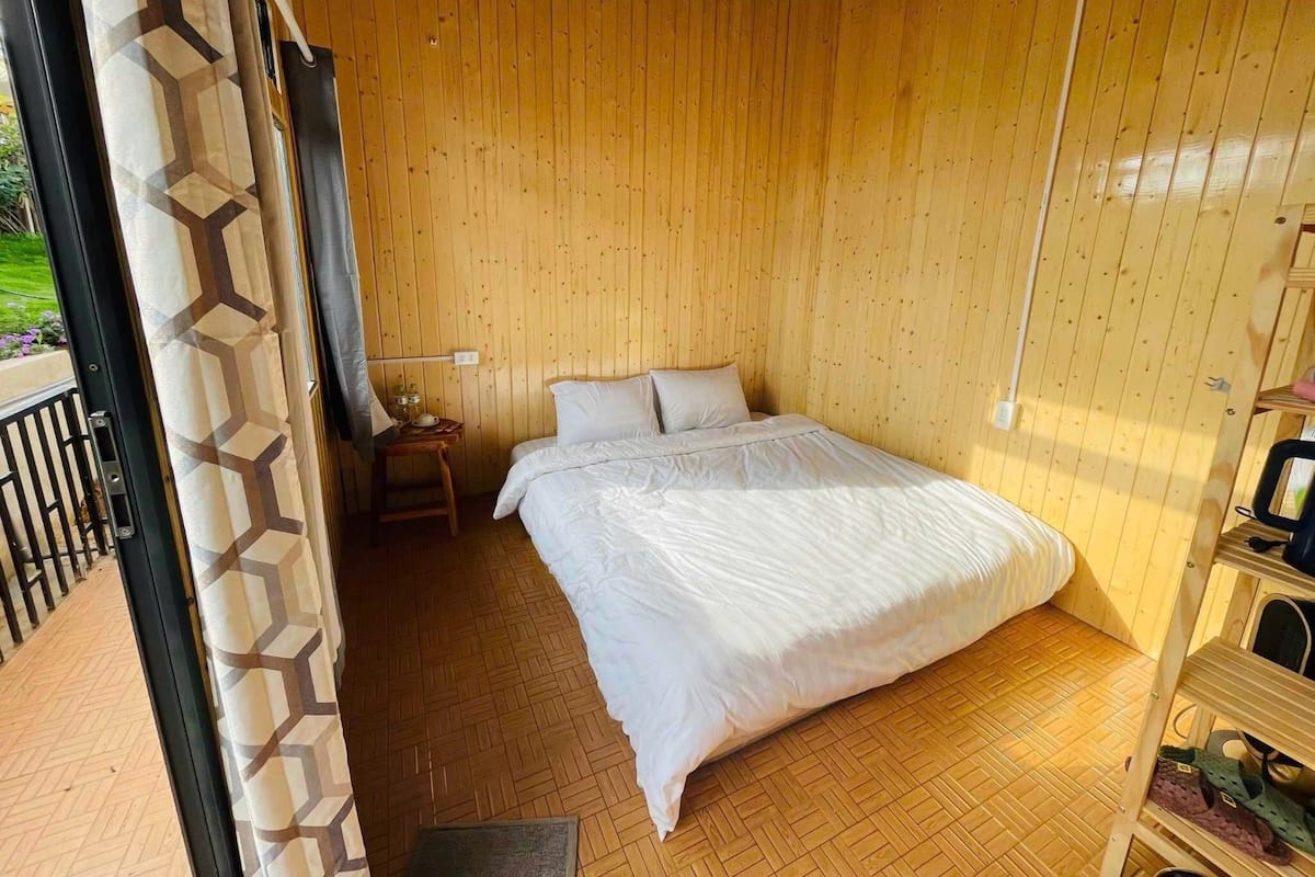 บ้านพักดีไซน์, เตียงคิงไซส์ 1 เตียง, ห้องน้ำส่วนตัว, วิวภูเขา | 1 ห้องนอน, ผ้าปูที่นอนฝ้ายอียิปต์, เครื่องนอนระดับพรีเมียม, ผ้านวมขนเป็ด