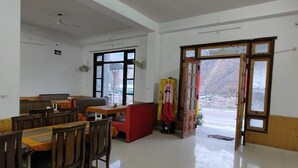 مطعم