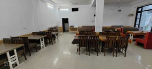 مطعم