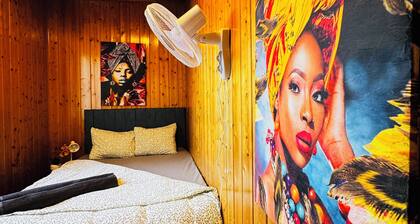 Cozy 3BR Apt with Garden Sleeps 10