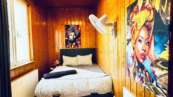 Basic-Zimmer | Verdunkelungsvorhänge, Bügeleisen/Bügelbrett