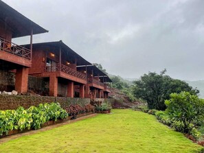 Exterior - Waves and Vibes Resort (Pune)