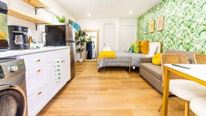 Interior - CozyHome BigGrdn RmWTub PetOkUCF (Orlando)