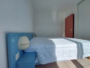 1 bedroom - Charming 1-Bedroom Apartment with Pool, 2 mins from Beach (Urrugne)