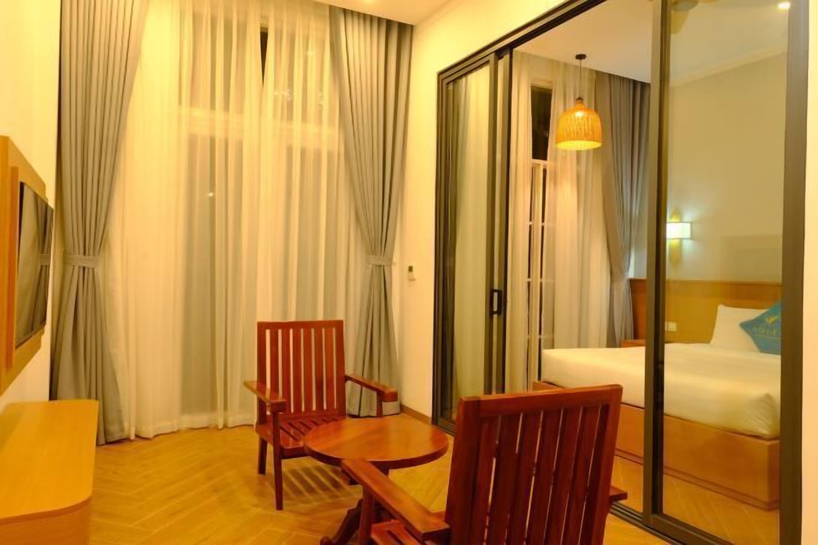 In-room safe, desk, laptop workspace, blackout drapes