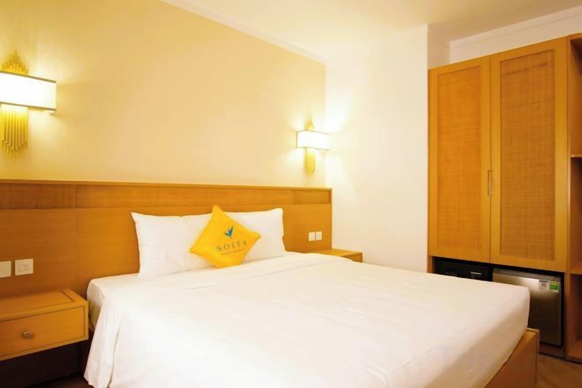In-room safe, desk, laptop workspace, blackout drapes