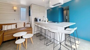 Interior - Modern mobile home 3 bedrooms, terrace, pets allowed (Jullouville)