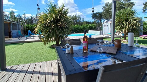 Outdoor dining - House in Escource with Garden and Forest Access (Escource)