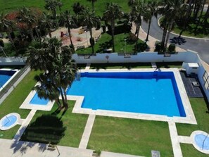 Pool - Seafront apartment with pool, air conditioning, parking and pets allowed (Oropesa)