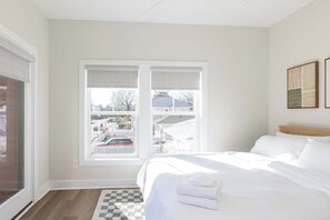 4 habitaciones, tabla de planchar con plancha, cuna de viaje y wifi