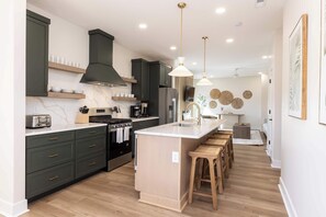 Fridge, microwave, stovetop, dishwasher - New Build-Rooftop-Steps from the Beach! Unit Salt (Virginia Beach)